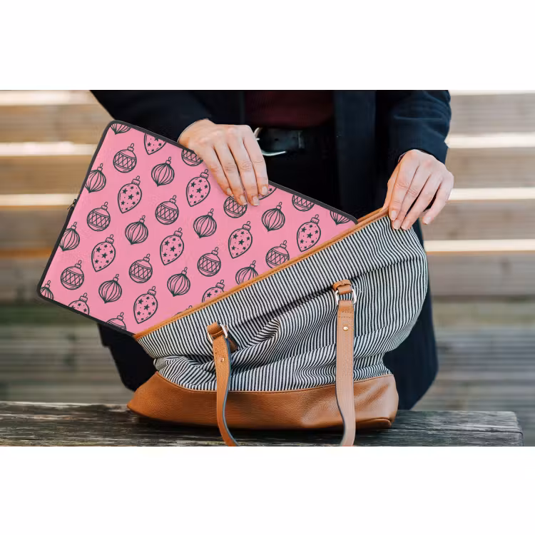 Laptophoes - Kerstbal - Groen - Roze — 4