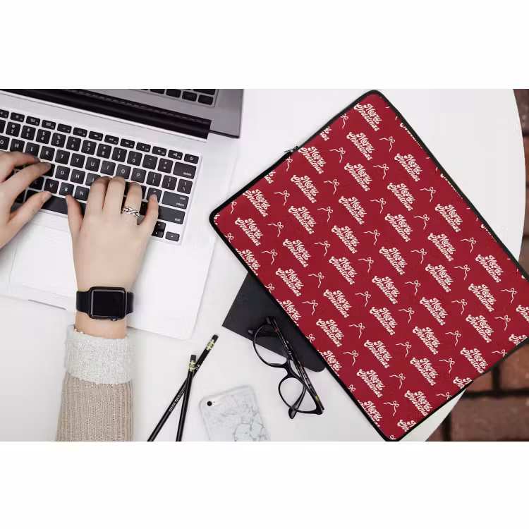 Laptophoes - Tekst - Rood - Wit - Strik — 3