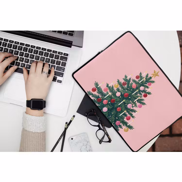 Laptophoes - Kerstboom - Kerst - Roze — 3
