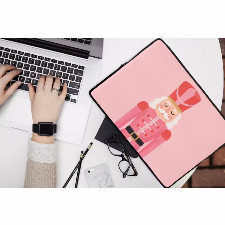 Laptophoes - Notenkraker roze illustratie — 3