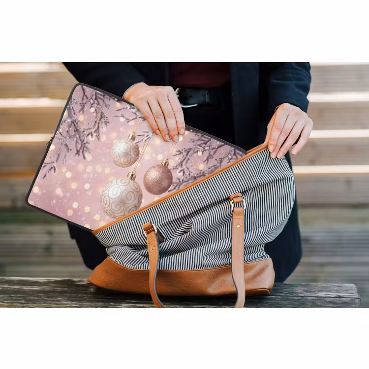 Laptophoes - Kerstbal - Roze - Winter — 4