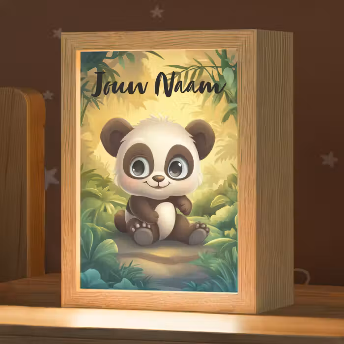 Nachtlampje met naam - Panda in Bamboebos Cartoon